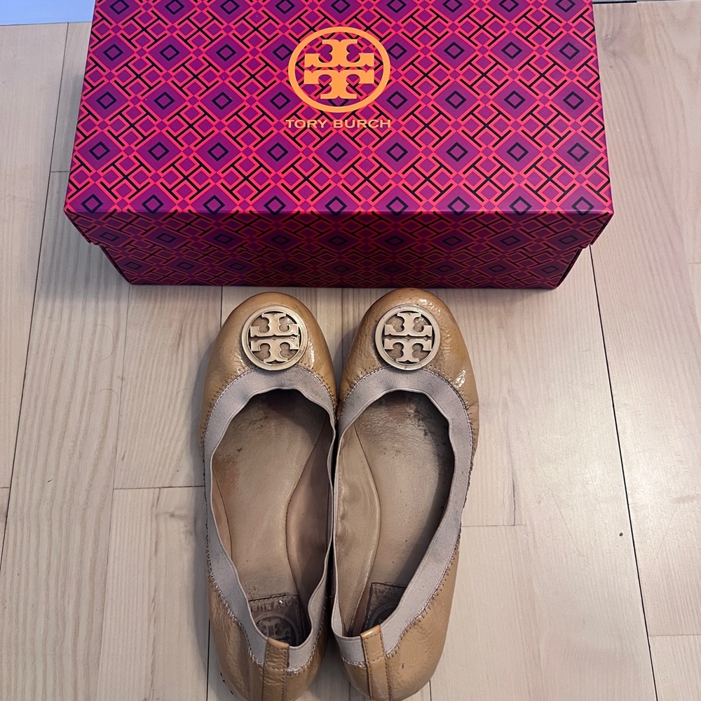 TORY BURCH women’s Caroline nude patent leather ballet flats sz 7